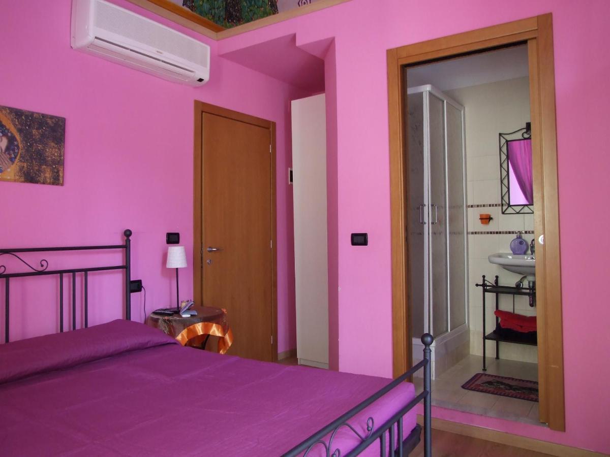 Ghiro Ghiotto Pietra Ligure Exterior foto