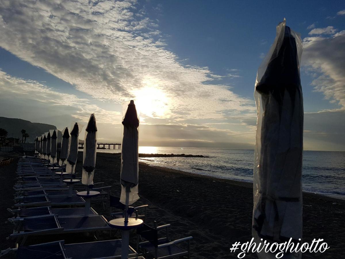 Ghiro Ghiotto Pietra Ligure Exterior foto